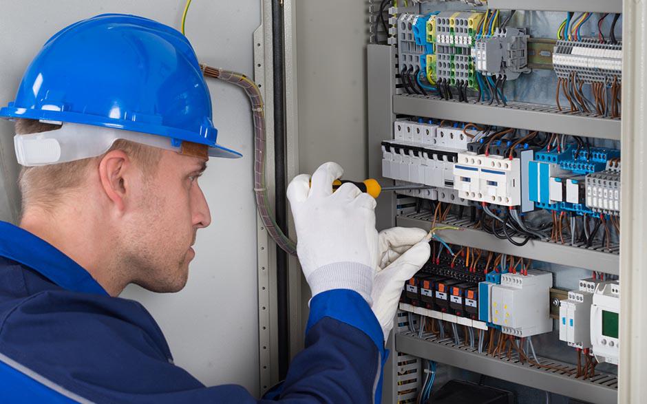 l'électricien Cesson